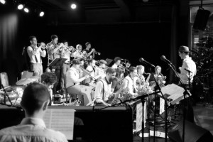Jazzstadt Stuttgart – Jugendklub: Bühnen-Tetris: Die Uni Big Band in der Kiste