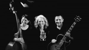 Sandra Badal Trio – „Almost like being in Love“