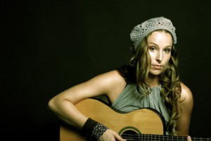 Mit MIR in die KISTE: marie louise & Band - Support: max françois