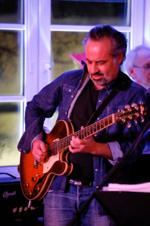 Martin Meixner presents: Don't Mess With The Tress